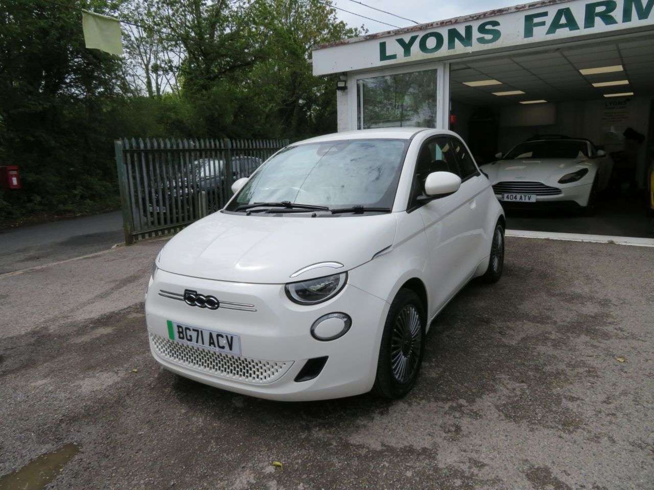 A 2021 FIAT 500E 42kWh Icon Hatchback 3dr Electric Automatic (118 ps) A 2021 FIAT 500E 42kWh Icon Hatchback 3dr Electric Automatic (118 ps)