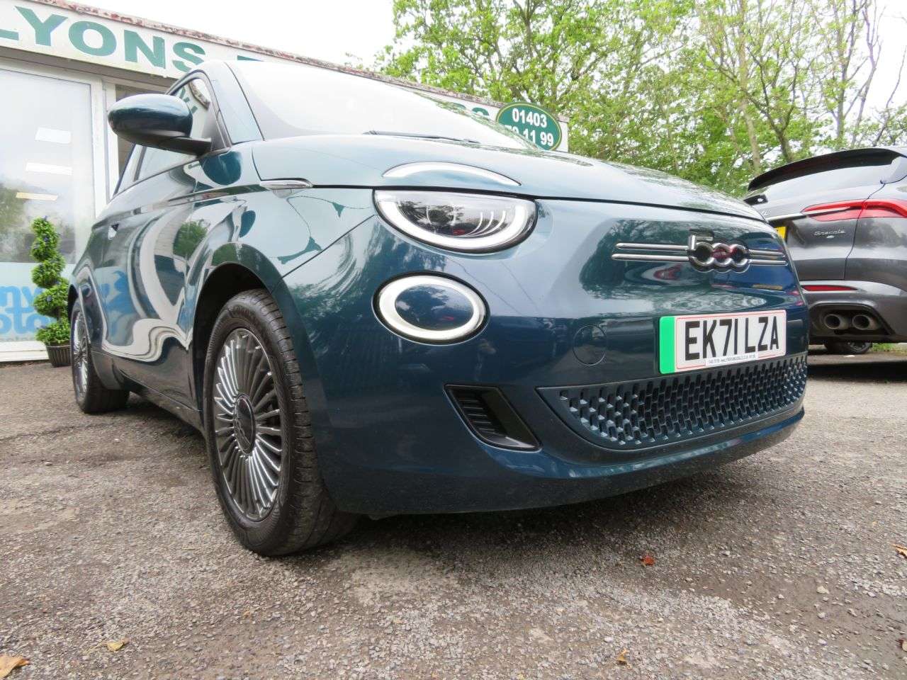 A 2021 FIAT 500E 42kWh Icon Hatchback 3dr Electric Automatic (118 ps) LED HEADLIGHTS + AUTO A 2021 FIAT 500E 42kWh Icon Hatchback 3dr Electric Automatic (118 ps) LED HEADLIGHTS + AUTO