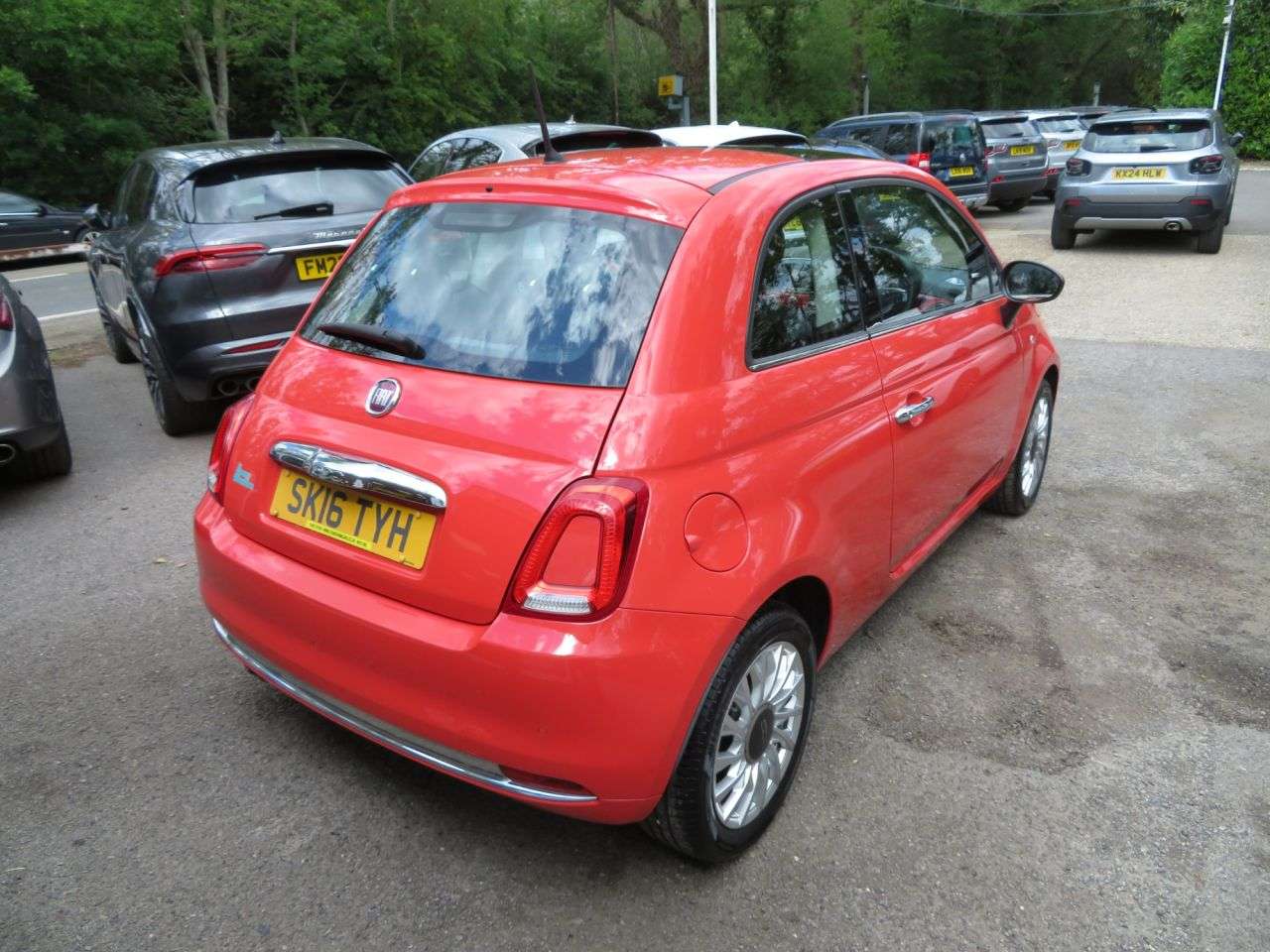A 2016 FIAT 500 1.2 Lounge Hatchback 3dr Petrol Manual Euro 6 (s/s) (69 bhp) PANO ROOF + SE A 2016 FIAT 500 1.2 Lounge Hatchback 3dr Petrol Manual Euro 6 (s/s) (69 bhp) PANO ROOF + SE