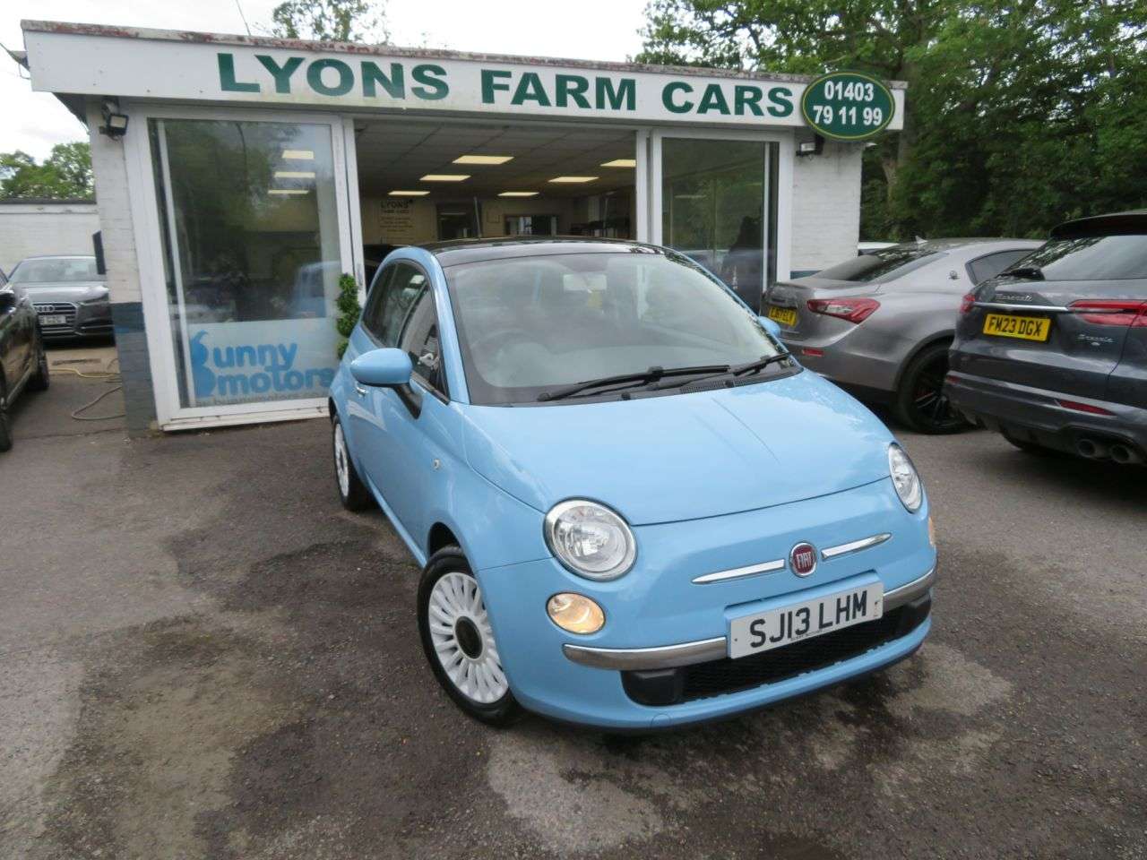 A 2013 FIAT 500 1.2 Lounge Hatchback 3dr Petrol Manual Euro 4 (69 bhp) PANORAMIC SUNROOF + A 2013 FIAT 500 1.2 Lounge Hatchback 3dr Petrol Manual Euro 4 (69 bhp) PANORAMIC SUNROOF +