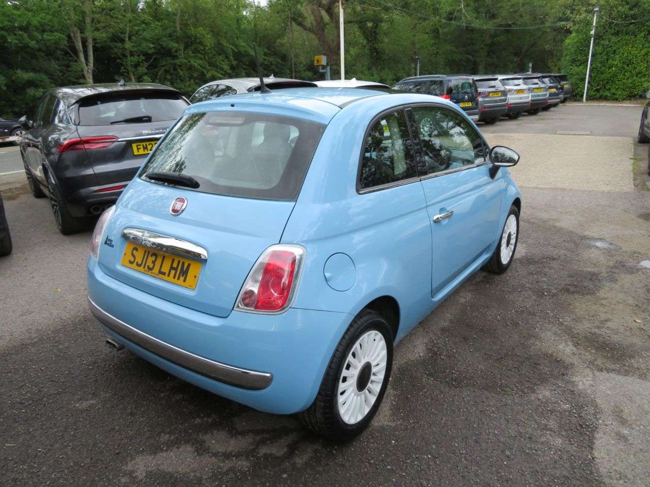 A 2013 FIAT 500 1.2 Lounge Hatchback 3dr Petrol Manual Euro 4 (69 bhp) PANORAMIC SUNROOF + A 2013 FIAT 500 1.2 Lounge Hatchback 3dr Petrol Manual Euro 4 (69 bhp) PANORAMIC SUNROOF +