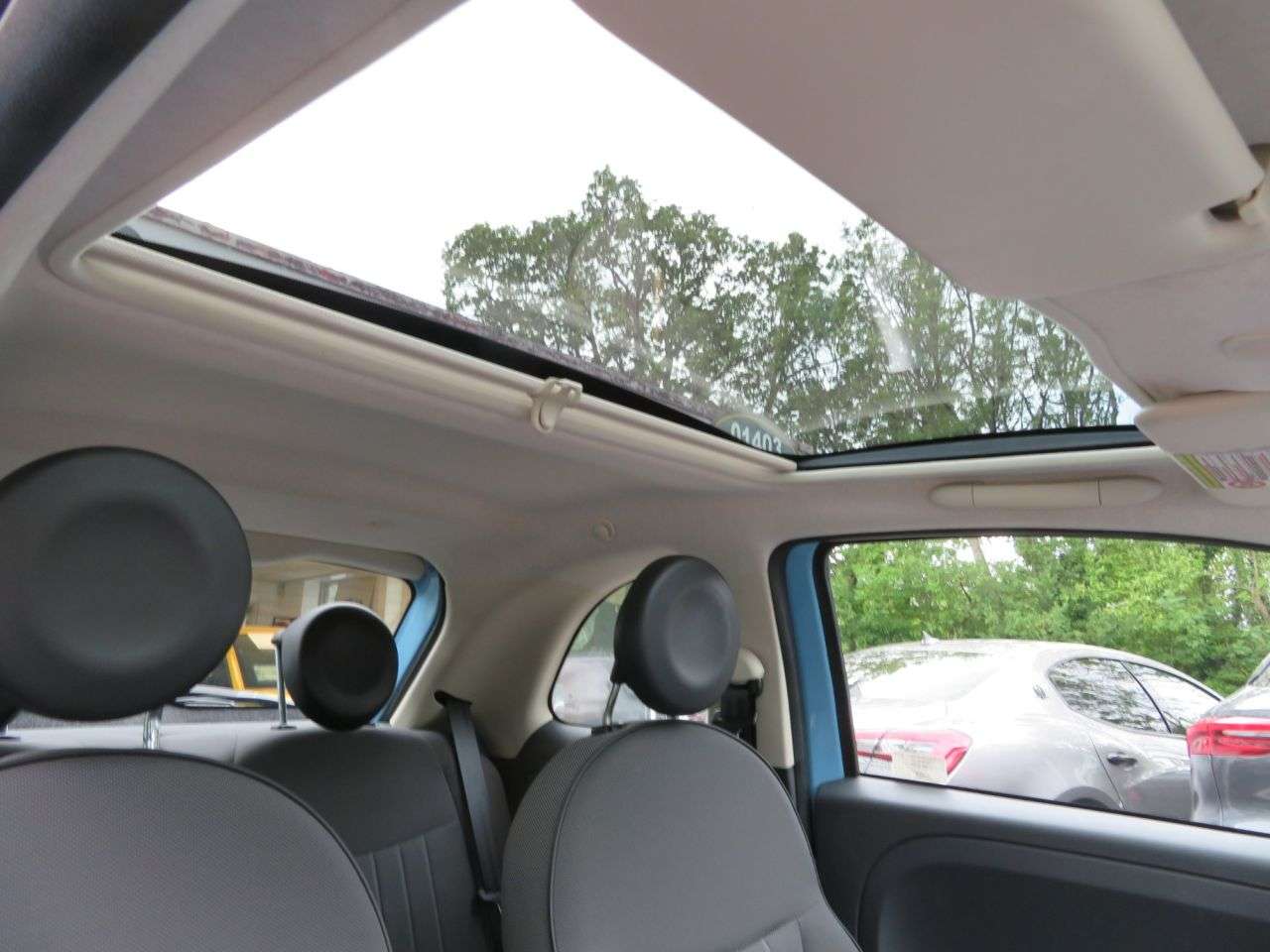 A 2013 FIAT 500 1.2 Lounge Hatchback 3dr Petrol Manual Euro 4 (69 bhp) PANORAMIC SUNROOF + A 2013 FIAT 500 1.2 Lounge Hatchback 3dr Petrol Manual Euro 4 (69 bhp) PANORAMIC SUNROOF +
