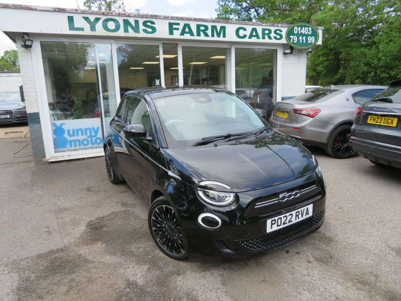A 2022 FIAT 500E 42kWh La Prima Hatchback 3dr Electric Automatic (118 ps) PANO ROOF + ECO LE A 2022 FIAT 500E 42kWh La Prima Hatchback 3dr Electric Automatic (118 ps) PANO ROOF + ECO LE