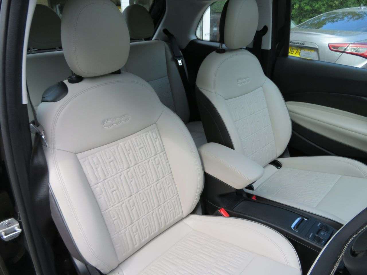 A 2022 FIAT 500E 42kWh La Prima Hatchback 3dr Electric Automatic (118 ps) PANO ROOF + ECO LE A 2022 FIAT 500E 42kWh La Prima Hatchback 3dr Electric Automatic (118 ps) PANO ROOF + ECO LE