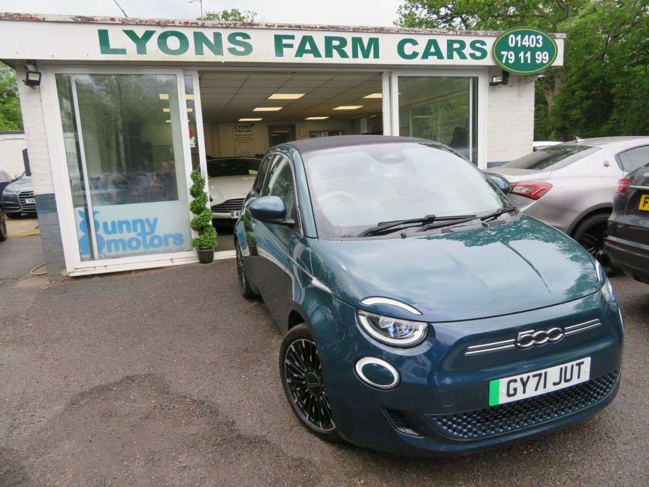 A 2021 FIAT 500E C 42kWh La Prima Convertible 2dr Electric Automatic (118 ps) ECO LEATHER + FU A 2021 FIAT 500E C 42kWh La Prima Convertible 2dr Electric Automatic (118 ps) ECO LEATHER + FU