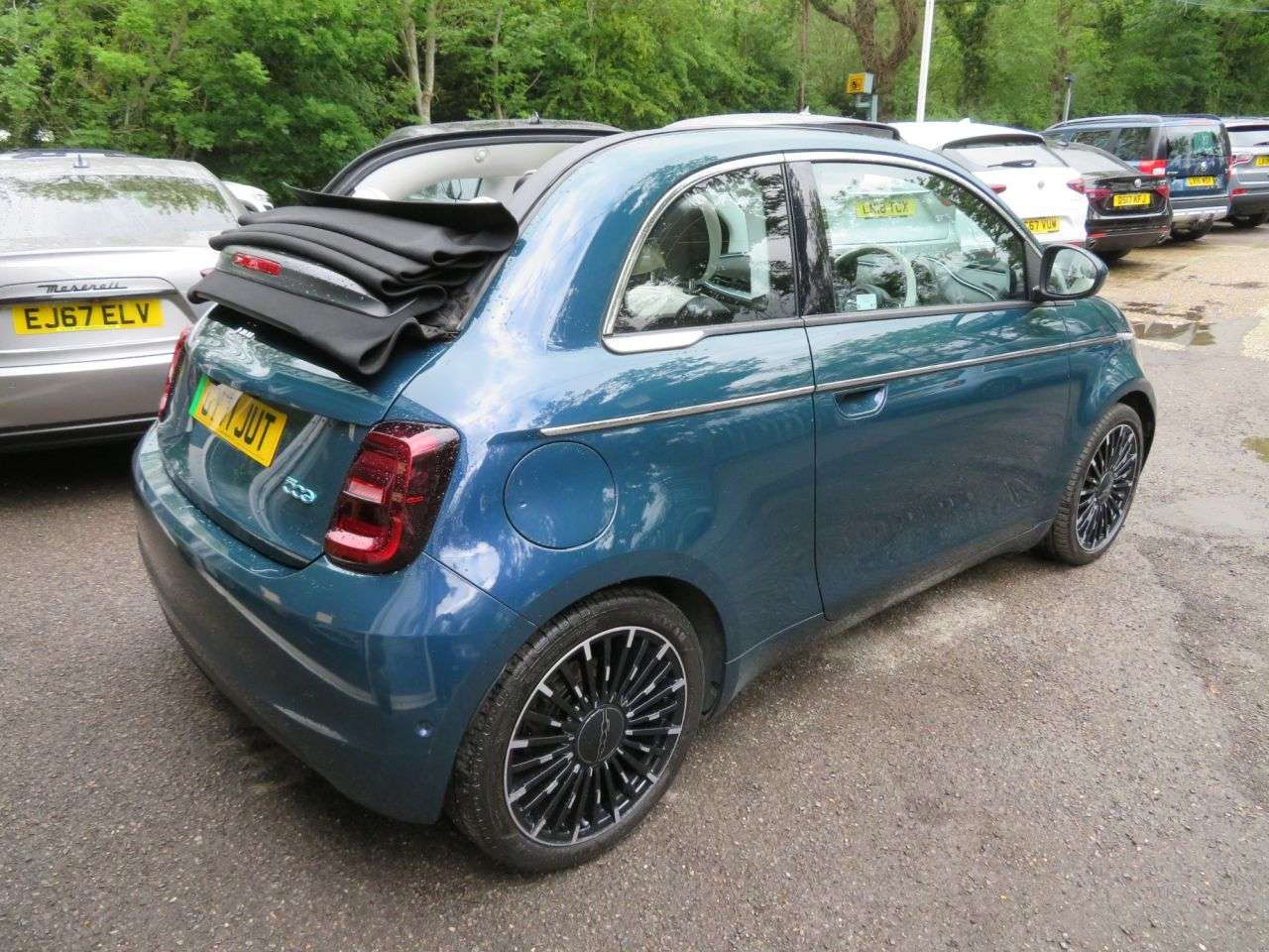 2021 FIAT 500E C 2021 FIAT 500E C