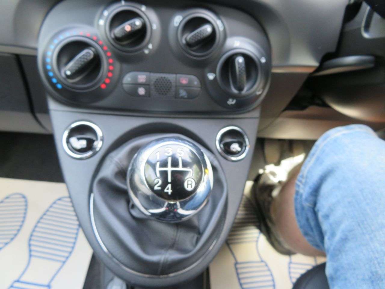 2017 FIAT 500 2017 FIAT 500