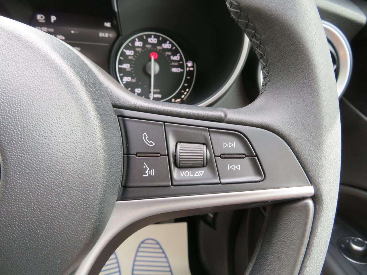 2019 ALFA ROMEO STELVIO 2019 ALFA ROMEO STELVIO