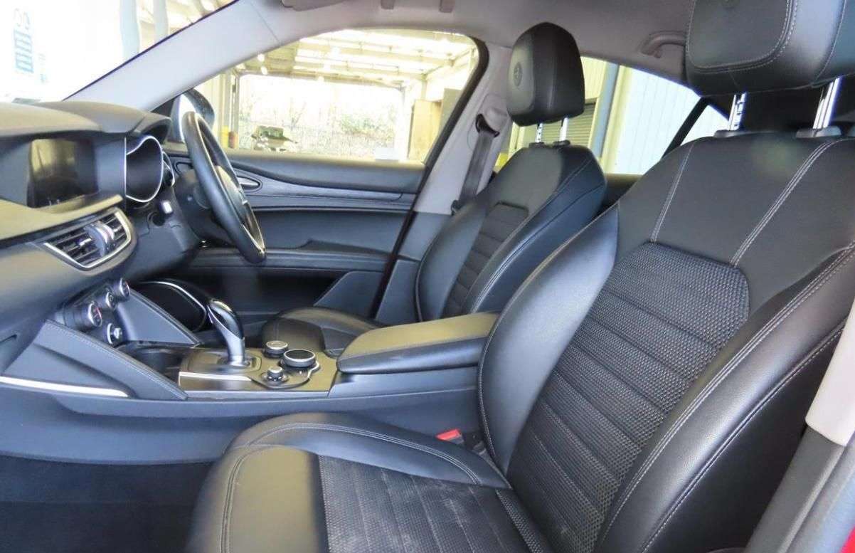 A 2018 ALFA ROMEO STELVIO 2.0T Super SUV 5dr Petrol Automatic Q4 All Wheel Drive Euro 6 (s/s) (200 ps A 2018 ALFA ROMEO STELVIO 2.0T Super SUV 5dr Petrol Automatic Q4 All Wheel Drive Euro 6 (s/s) (200 ps
