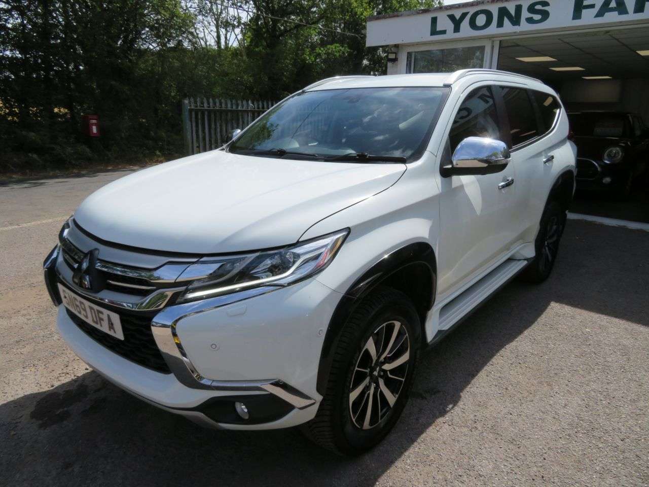 A 2019 MITSUBISHI SHOGUN SPORT 2.4D 4 SUV 5dr Diesel Automatic 4 Wheel Drive Euro 6 (181 ps) 7 Seater PRIV A 2019 MITSUBISHI SHOGUN SPORT 2.4D 4 SUV 5dr Diesel Automatic 4 Wheel Drive Euro 6 (181 ps) 7 Seater PRIV