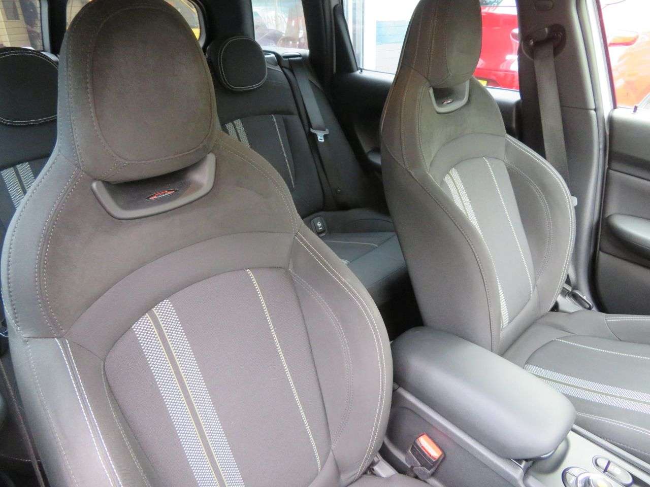 A 2019 MINI CLUBMAN 2.0 Cooper S Sport Estate 6dr Petrol Steptronic Euro 6 (s/s) (192 ps) HEATE A 2019 MINI CLUBMAN 2.0 Cooper S Sport Estate 6dr Petrol Steptronic Euro 6 (s/s) (192 ps) HEATE