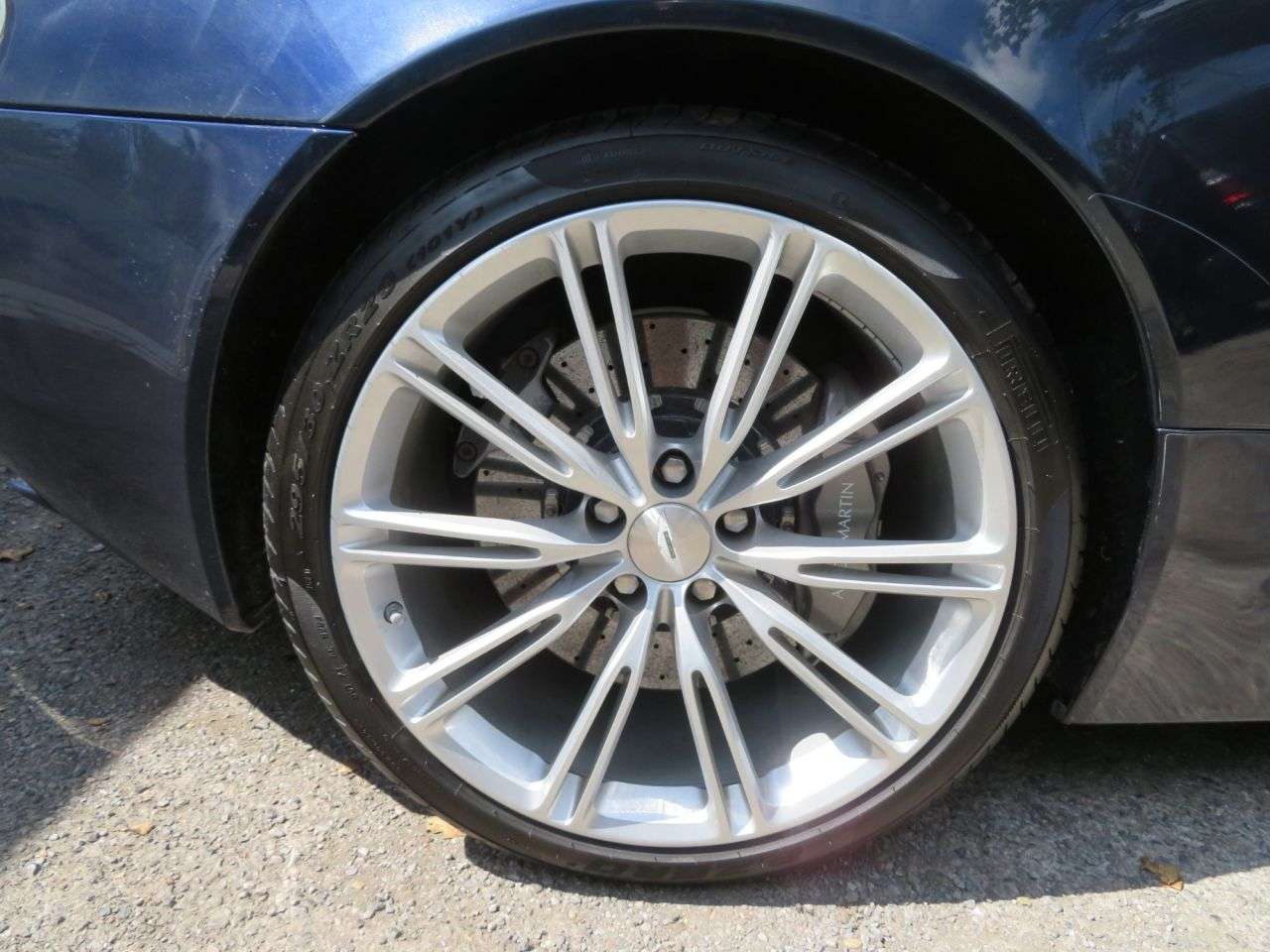A 2014 ASTON MARTIN DB9 6.0 V12 Coupe 2dr Petrol T-TronicII Euro 5 (510 bhp) Automatic 20"10 SPOKE A 2014 ASTON MARTIN DB9 6.0 V12 Coupe 2dr Petrol T-TronicII Euro 5 (510 bhp) Automatic 20"10 SPOKE