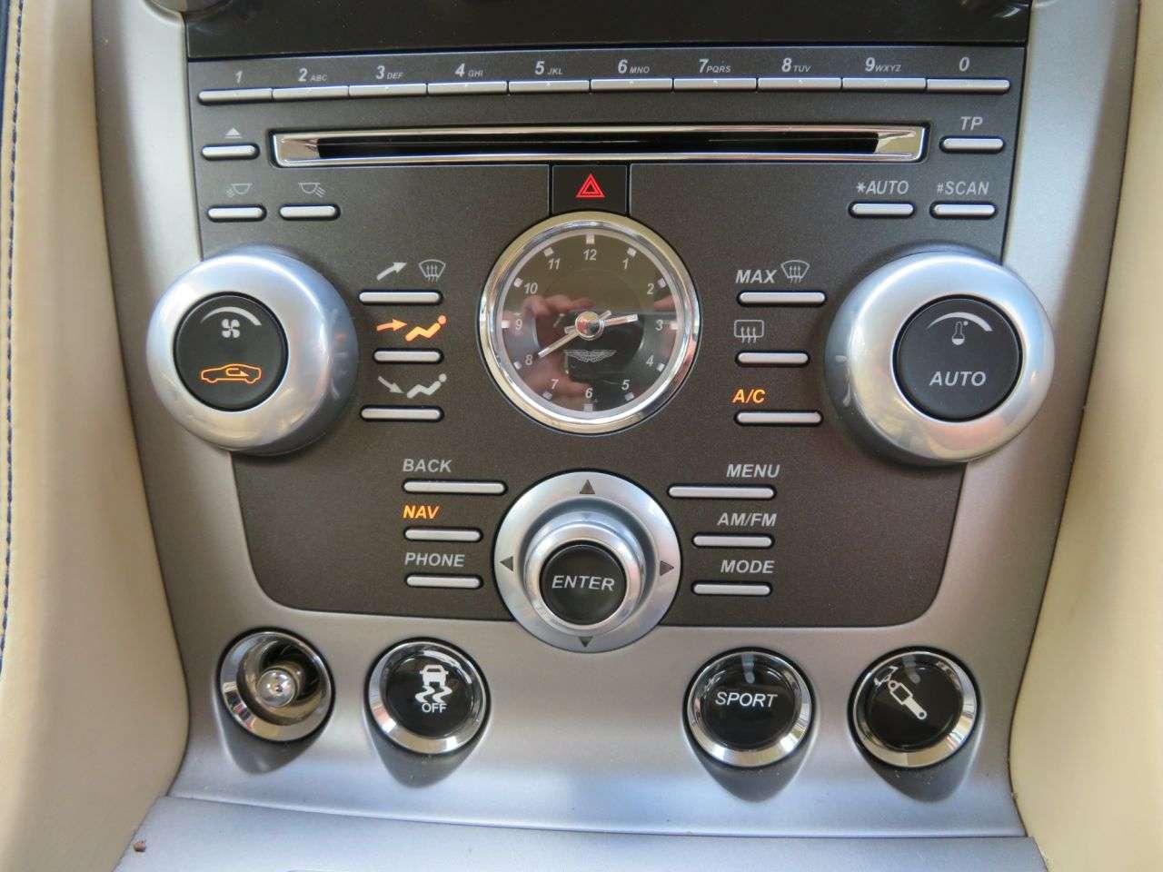 2014 ASTON MARTIN DB9 2014 ASTON MARTIN DB9