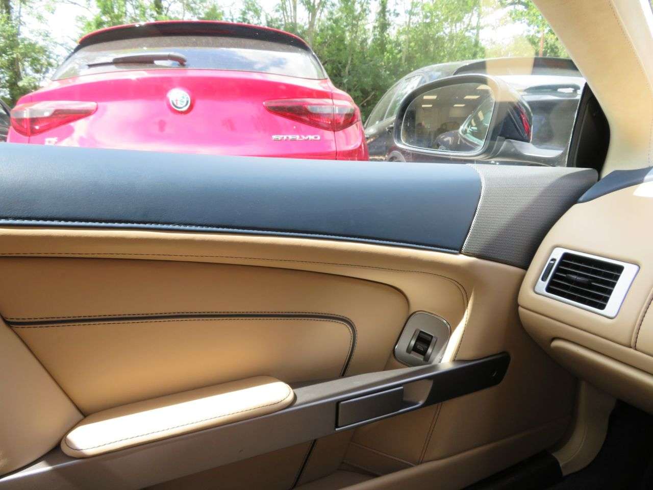 2014 ASTON MARTIN DB9 2014 ASTON MARTIN DB9