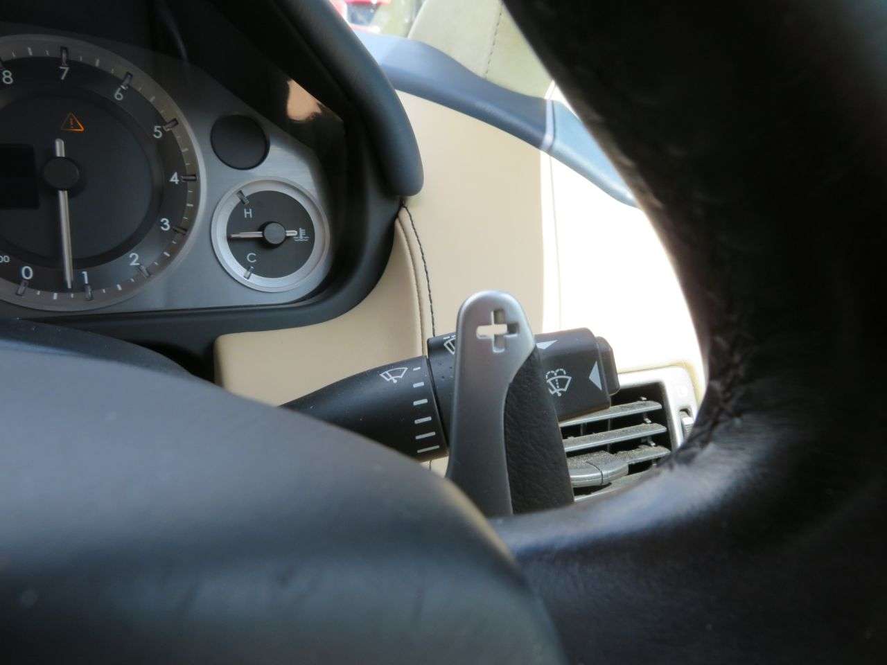 2014 ASTON MARTIN DB9 2014 ASTON MARTIN DB9