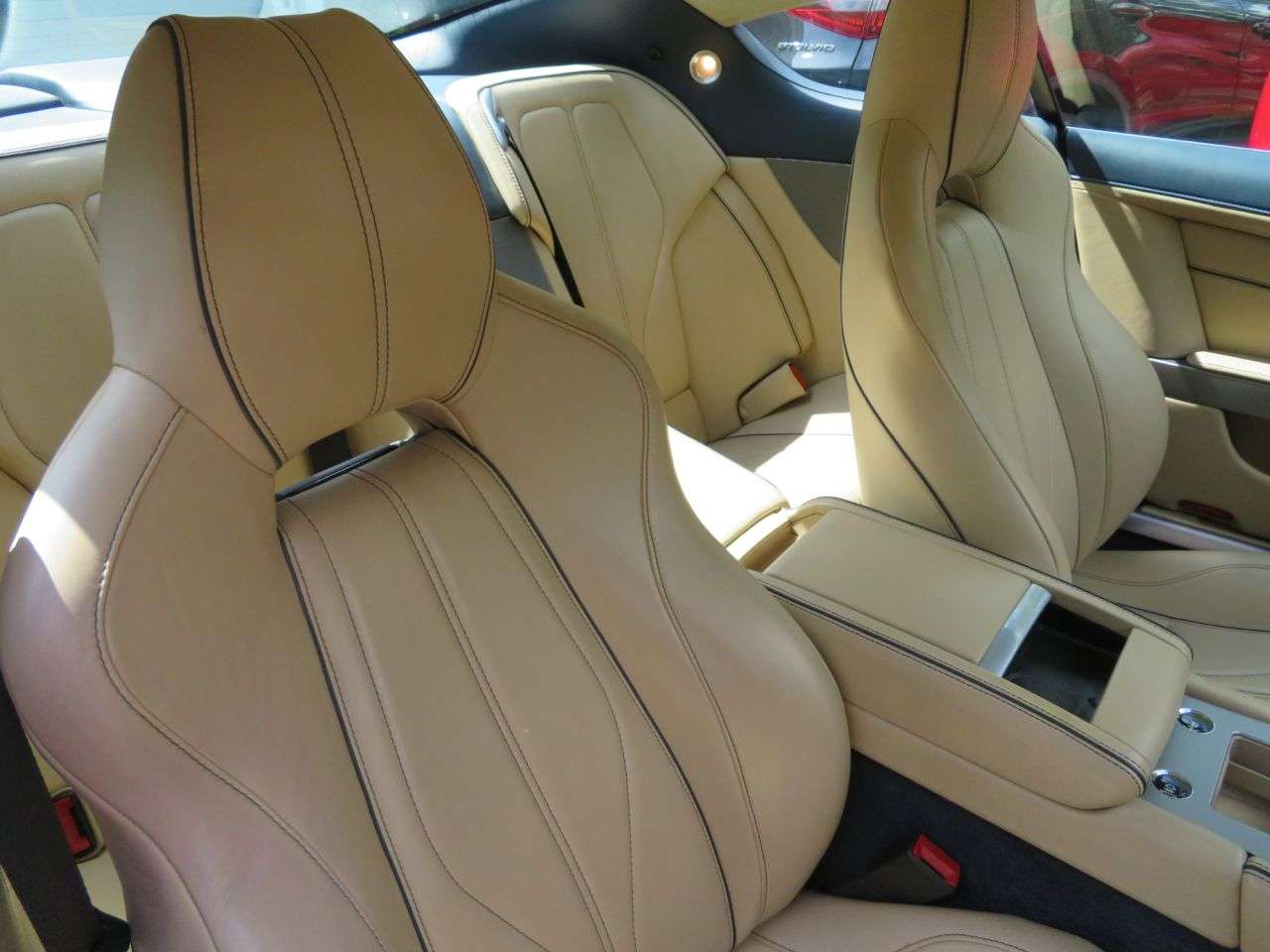 2014 ASTON MARTIN DB9 2014 ASTON MARTIN DB9