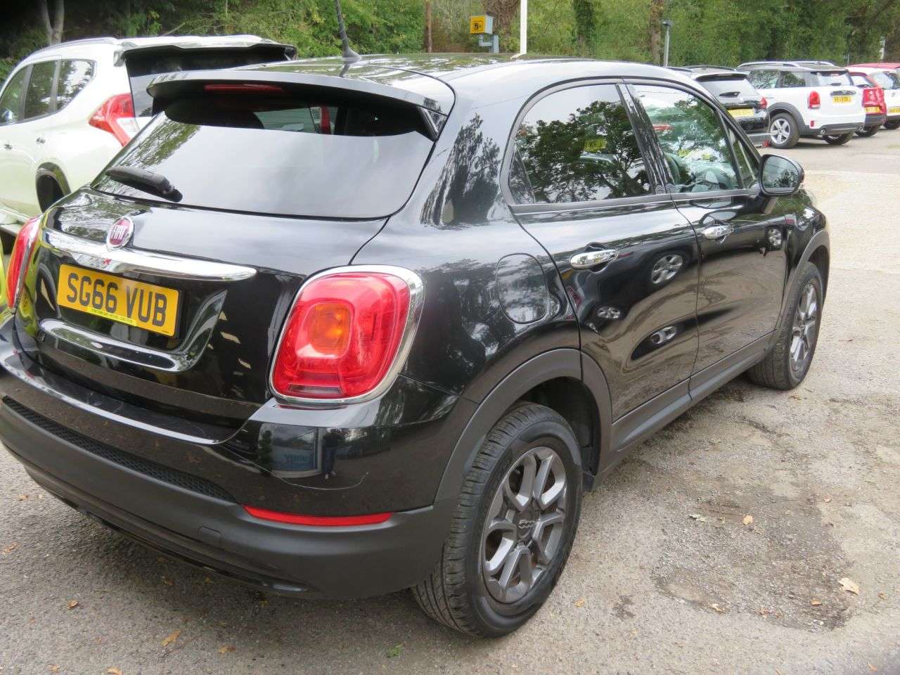 A 2016 FIAT 500X 1.6 E-Torq Pop SUV 5dr Petrol Manual Euro 6 (110 ps) A 2016 FIAT 500X 1.6 E-Torq Pop SUV 5dr Petrol Manual Euro 6 (110 ps)