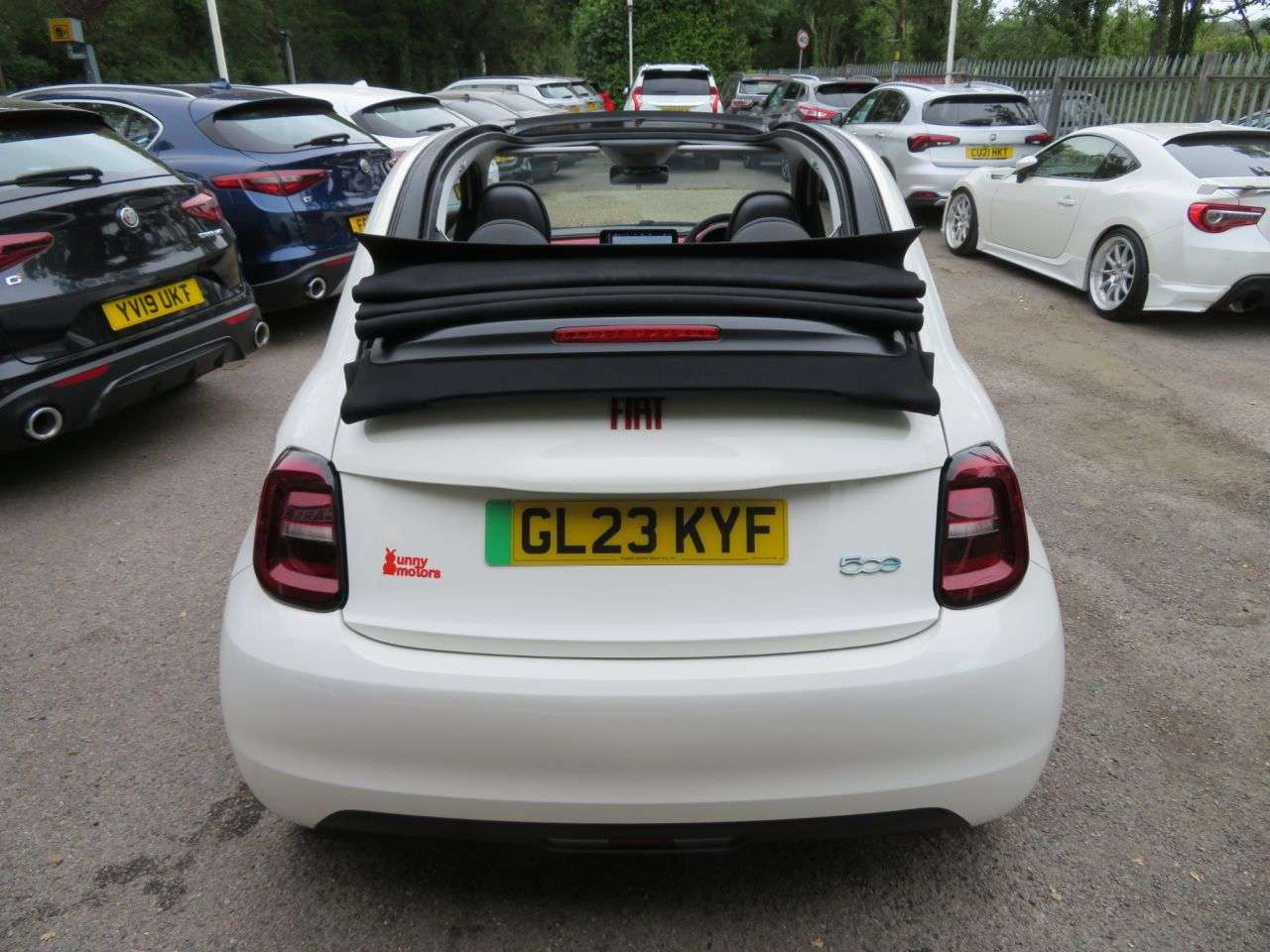 2023 FIAT 500E C 2023 FIAT 500E C