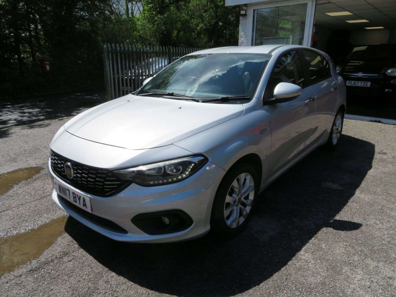 A 2017 FIAT TIPO 1.4 T-Jet Easy Plus Hatchback 5dr Petrol Manual Euro 6 (s/s) (120 bhp) SENS A 2017 FIAT TIPO 1.4 T-Jet Easy Plus Hatchback 5dr Petrol Manual Euro 6 (s/s) (120 bhp) SENS