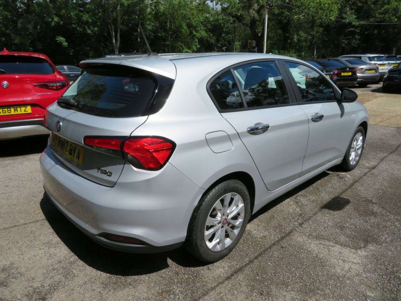 A 2017 FIAT TIPO 1.4 T-Jet Easy Plus Hatchback 5dr Petrol Manual Euro 6 (s/s) (120 bhp) SENS A 2017 FIAT TIPO 1.4 T-Jet Easy Plus Hatchback 5dr Petrol Manual Euro 6 (s/s) (120 bhp) SENS