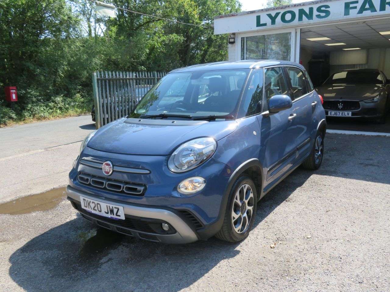 A 2020 FIAT 500L 1.4 City Cross MPV 5dr Petrol Manual Euro 6 (95 bhp) A 2020 FIAT 500L 1.4 City Cross MPV 5dr Petrol Manual Euro 6 (95 bhp)