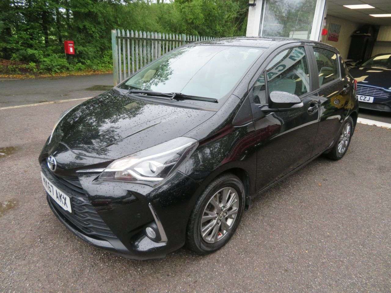 A 2018 TOYOTA YARIS 1.5 VVT-i Icon Tech Hatchback 5dr Petrol Manual Euro 6 (111 ps) NAVIGATION A 2018 TOYOTA YARIS 1.5 VVT-i Icon Tech Hatchback 5dr Petrol Manual Euro 6 (111 ps) NAVIGATION