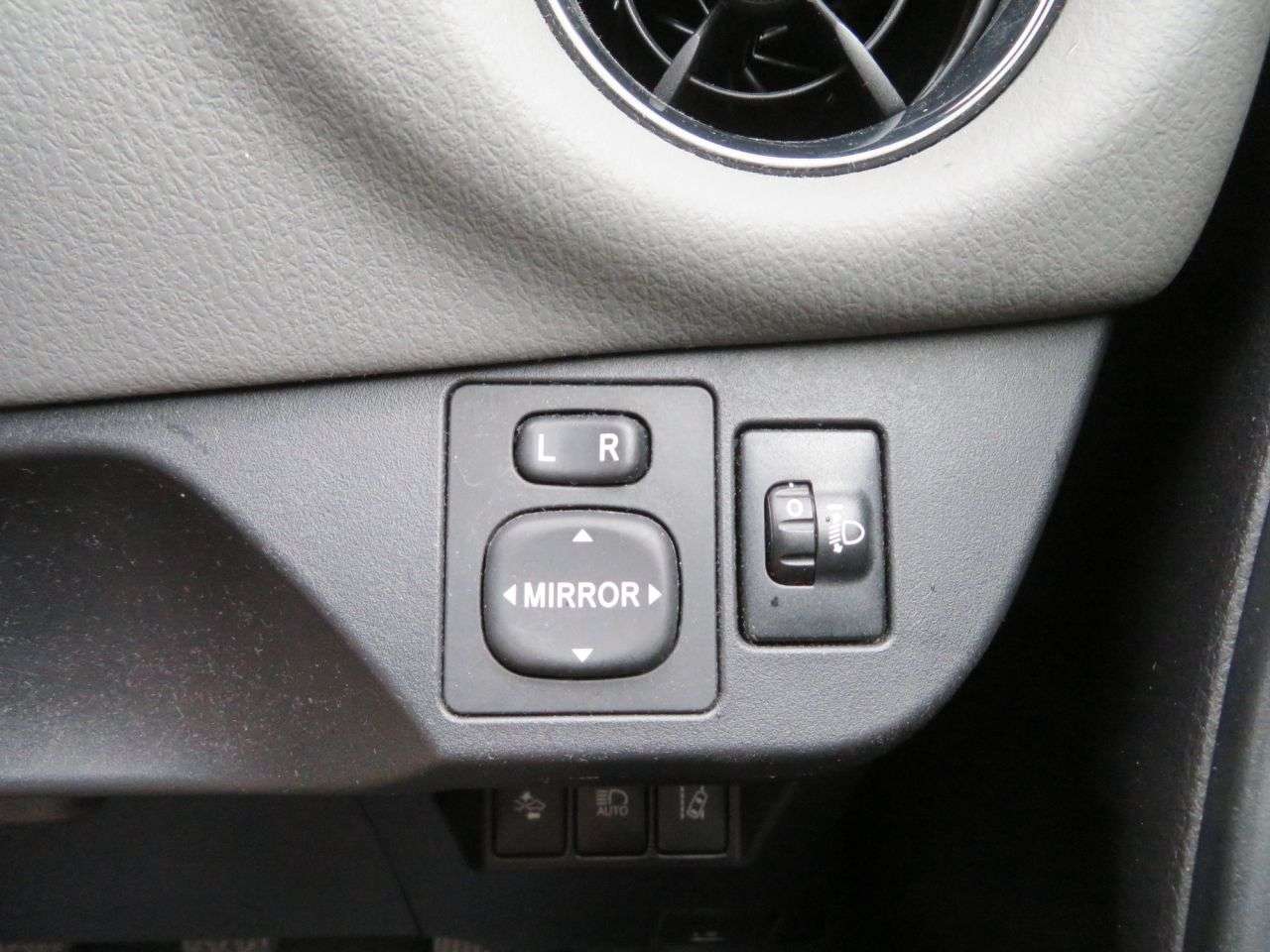 2018 TOYOTA YARIS 2018 TOYOTA YARIS