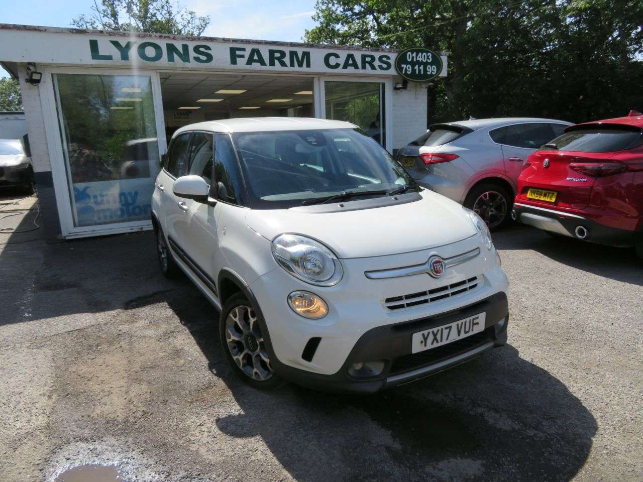 A 2017 FIAT 500L 1.4 Trekking MPV 5dr Petrol Manual Euro 6 (95 bhp) BODY KIT + 17" ALLOYS + A 2017 FIAT 500L 1.4 Trekking MPV 5dr Petrol Manual Euro 6 (95 bhp) BODY KIT + 17" ALLOYS +