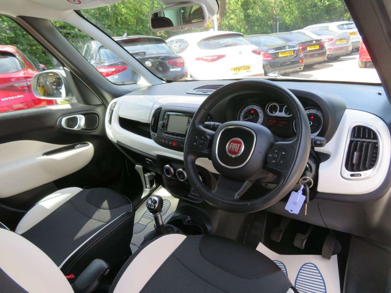 2017 FIAT 500L 2017 FIAT 500L
