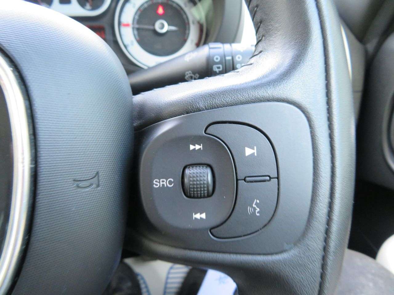 2017 FIAT 500L 2017 FIAT 500L