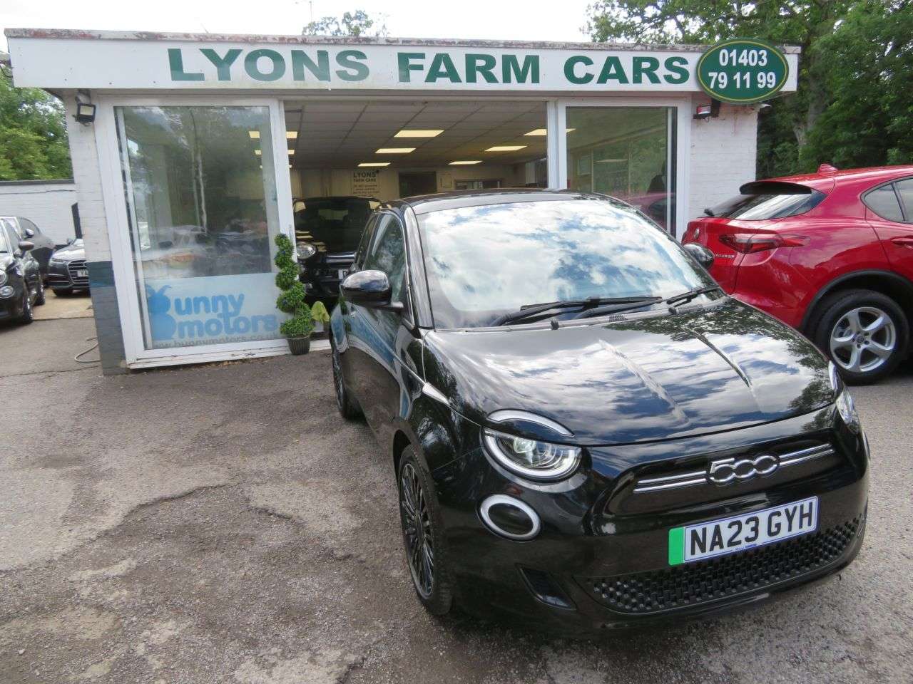 A 2023 FIAT 500E 42kWh La Prima Hatchback 3dr Electric Automatic (118 ps) PANO ROOF + 17" AL A 2023 FIAT 500E 42kWh La Prima Hatchback 3dr Electric Automatic (118 ps) PANO ROOF + 17" AL