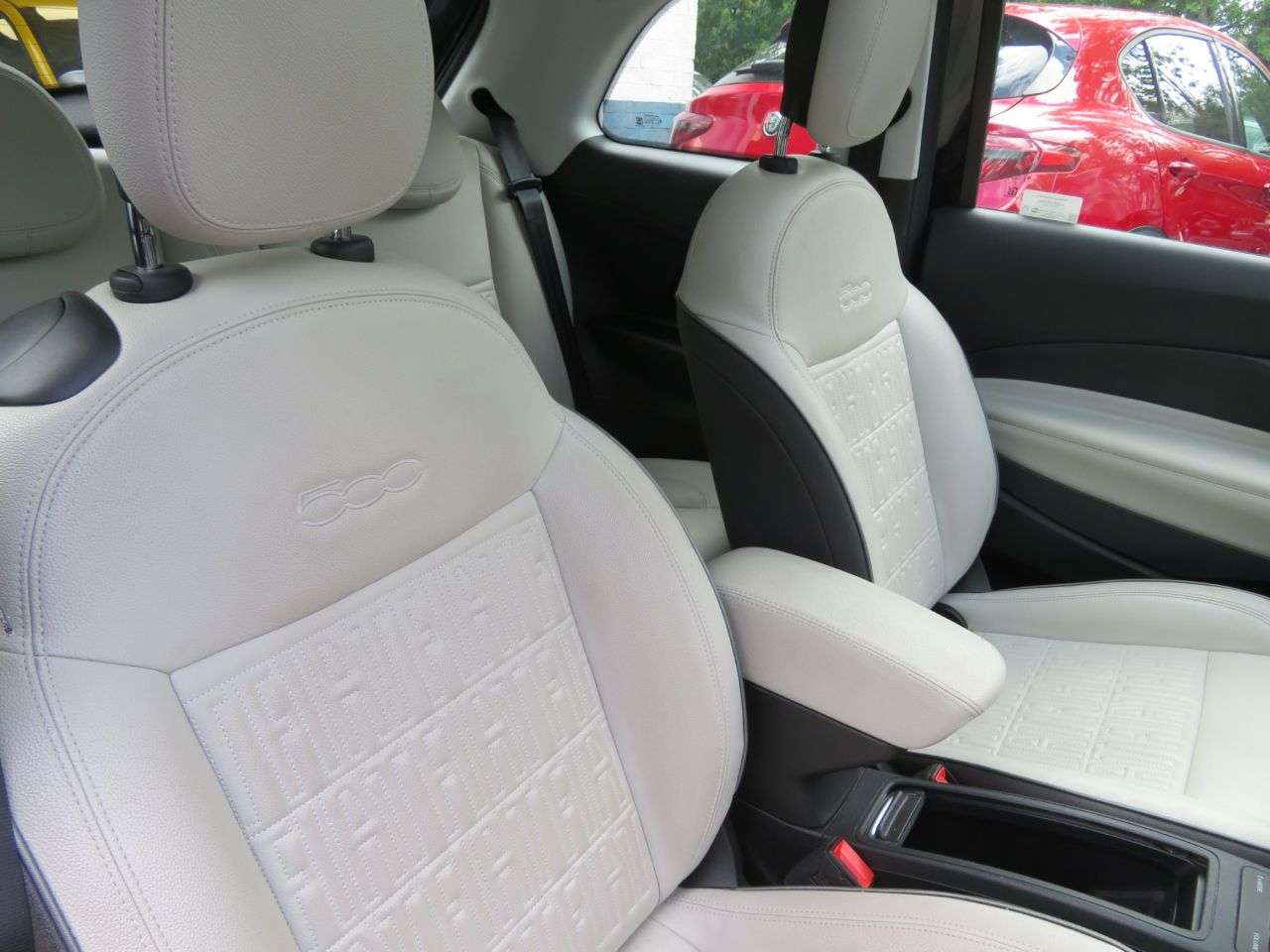 A 2023 FIAT 500E 42kWh La Prima Hatchback 3dr Electric Automatic (118 ps) PANO ROOF + 17" AL A 2023 FIAT 500E 42kWh La Prima Hatchback 3dr Electric Automatic (118 ps) PANO ROOF + 17" AL