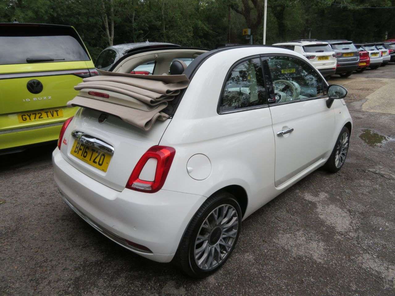 A 2016 FIAT 500C 0.9 TwinAir Lounge Convertible 2dr Petrol Manual Euro 6 (s/s) (85 bhp) TOBA A 2016 FIAT 500C 0.9 TwinAir Lounge Convertible 2dr Petrol Manual Euro 6 (s/s) (85 bhp) TOBA