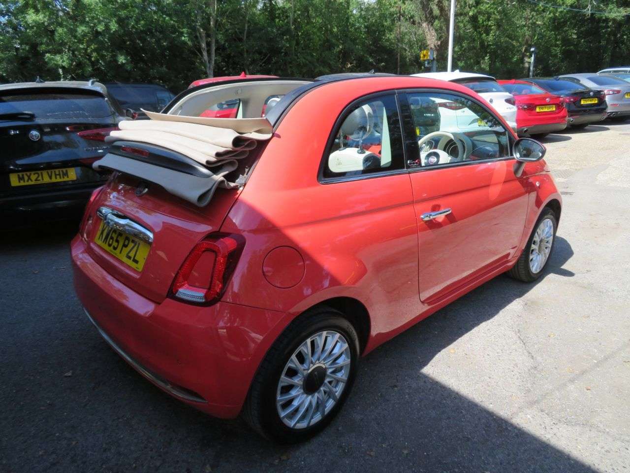 A 2015 FIAT 500C 1.2 Lounge Convertible 2dr Petrol Dualogic Euro 6 (s/s) (69 bhp) Automatic A 2015 FIAT 500C 1.2 Lounge Convertible 2dr Petrol Dualogic Euro 6 (s/s) (69 bhp) Automatic