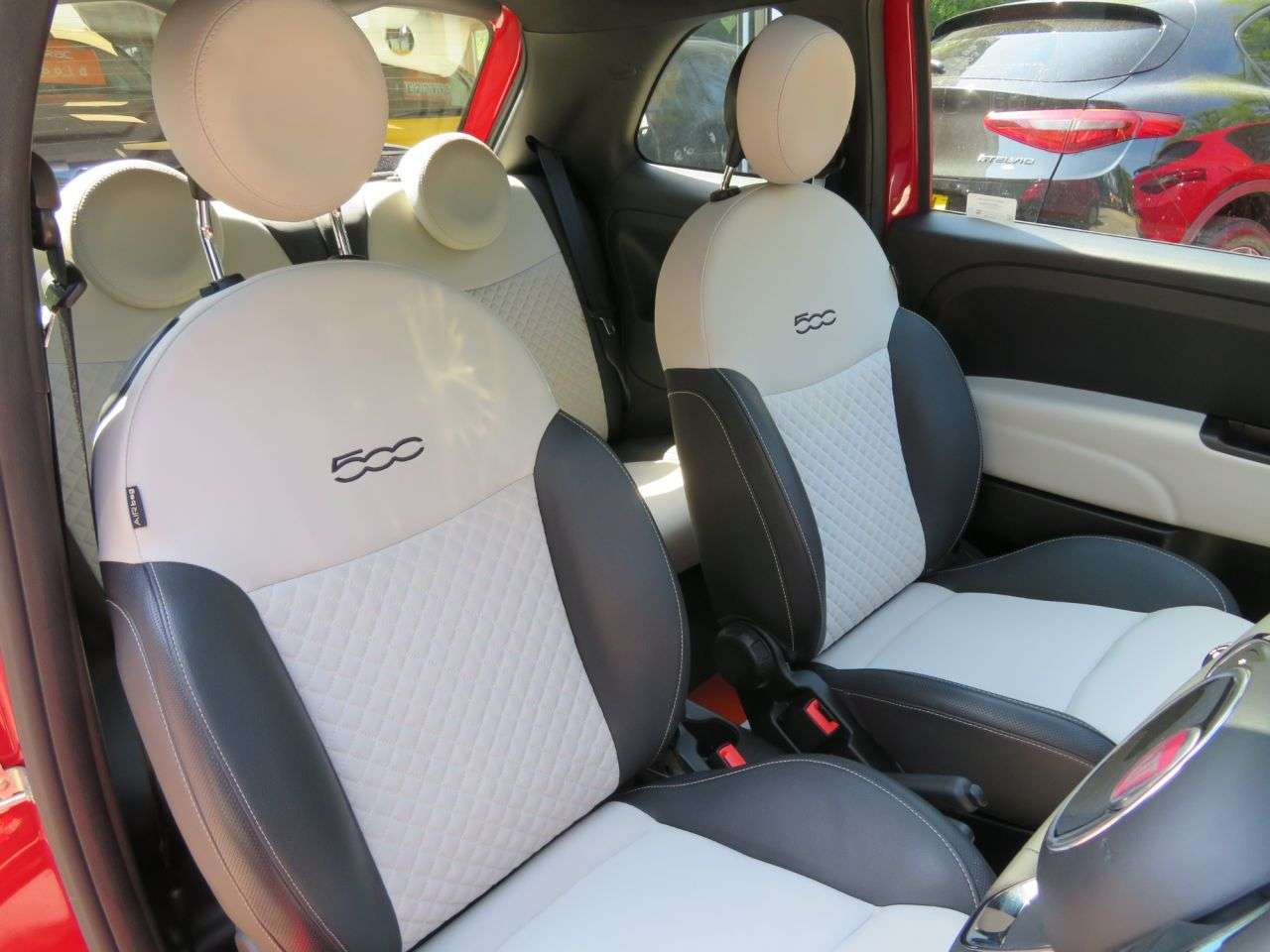 A 2022 FIAT 500 1.0 MHEV Dolcevita Hatchback 3dr Petrol Manual Euro 6 (s/s) (70 bhp) AUTO L A 2022 FIAT 500 1.0 MHEV Dolcevita Hatchback 3dr Petrol Manual Euro 6 (s/s) (70 bhp) AUTO L