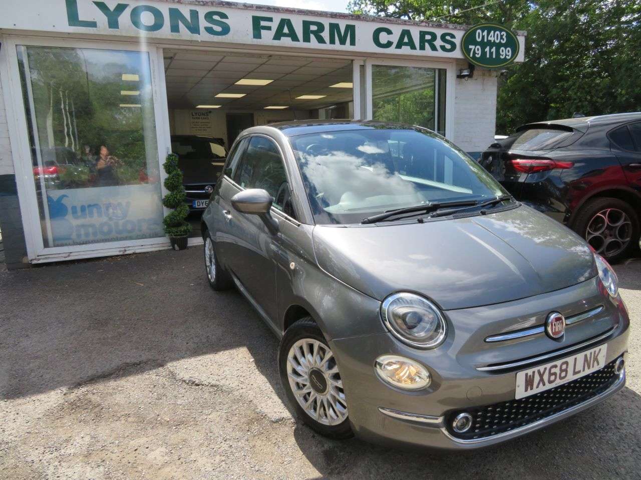 A 2018 FIAT 500 1.2 Lounge Hatchback 3dr Petrol Manual Euro 6 (s/s) (69 bhp) SUNROOF + SNES A 2018 FIAT 500 1.2 Lounge Hatchback 3dr Petrol Manual Euro 6 (s/s) (69 bhp) SUNROOF + SNES