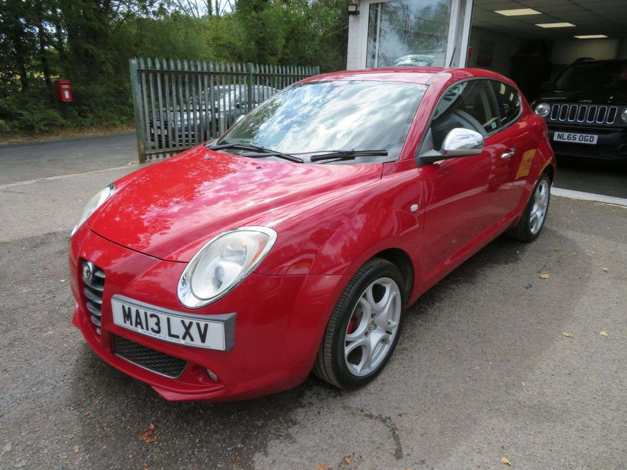 A 2013 ALFA ROMEO MITO 1.4 MultiAir Distinctive Hatchback 3dr Petrol Manual Euro 5 (s/s) (105 bhp) A 2013 ALFA ROMEO MITO 1.4 MultiAir Distinctive Hatchback 3dr Petrol Manual Euro 5 (s/s) (105 bhp)