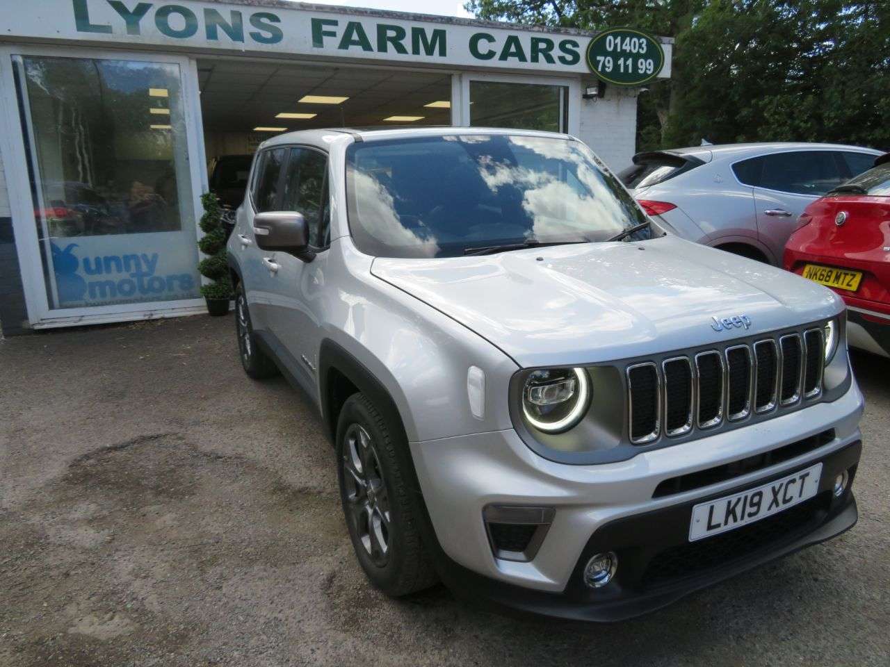 A 2019 JEEP RENEGADE 1.0 GSE T3 Limited SUV 5dr Petrol Manual Euro 6 (s/s) (120 ps) A 2019 JEEP RENEGADE 1.0 GSE T3 Limited SUV 5dr Petrol Manual Euro 6 (s/s) (120 ps)