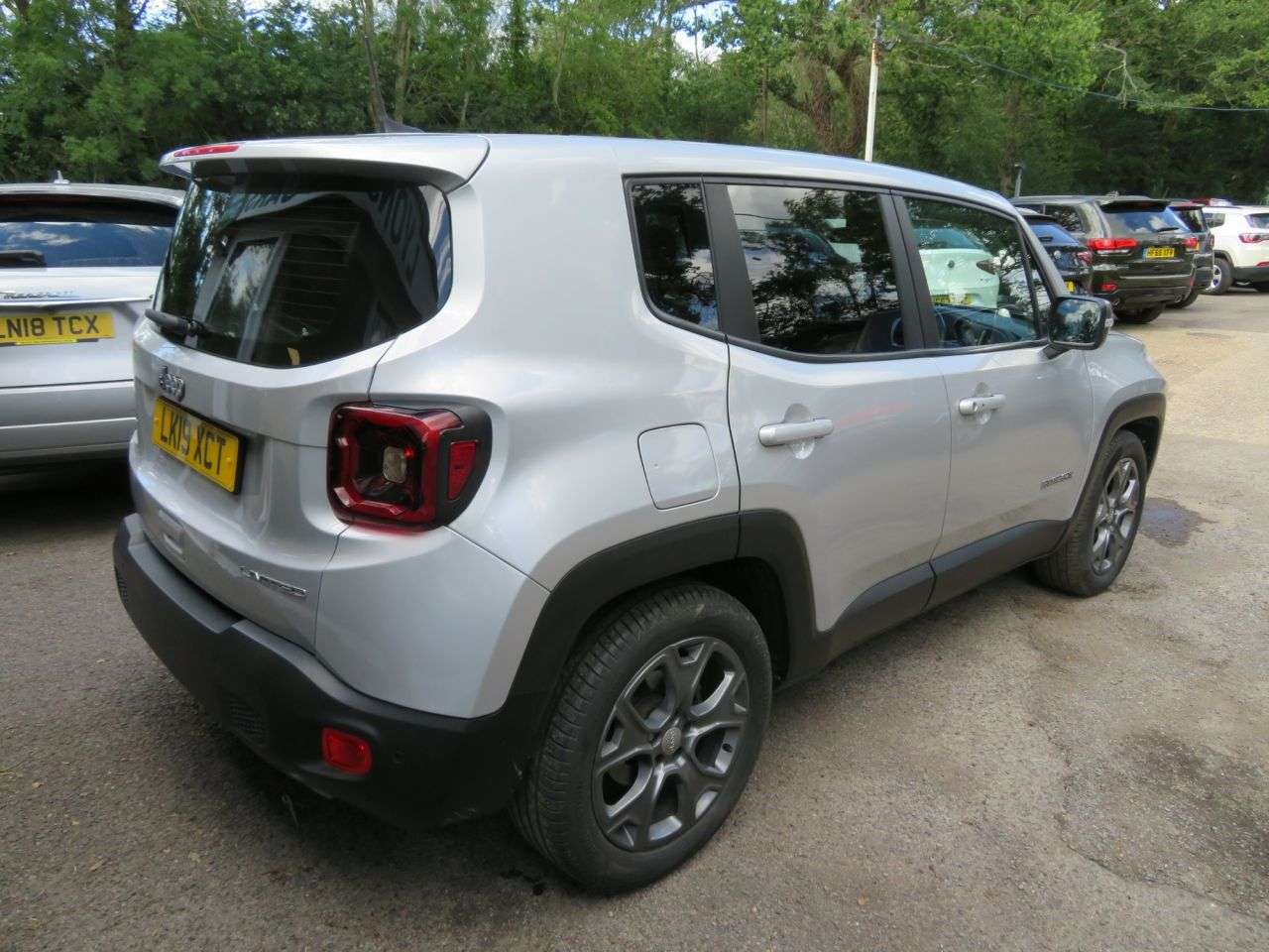 A 2019 JEEP RENEGADE 1.0 GSE T3 Limited SUV 5dr Petrol Manual Euro 6 (s/s) (120 ps) A 2019 JEEP RENEGADE 1.0 GSE T3 Limited SUV 5dr Petrol Manual Euro 6 (s/s) (120 ps)