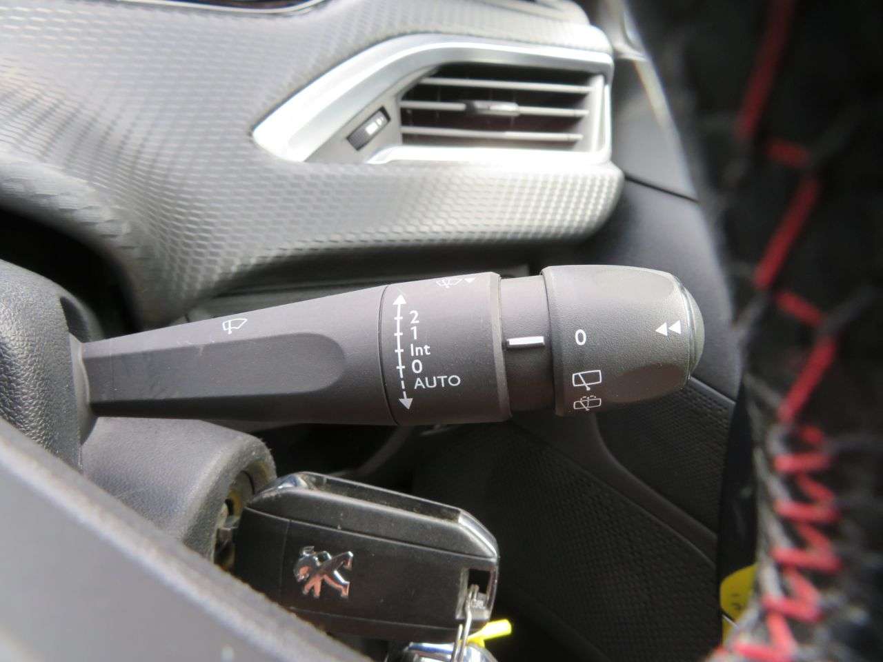 2018 PEUGEOT 2008 2018 PEUGEOT 2008