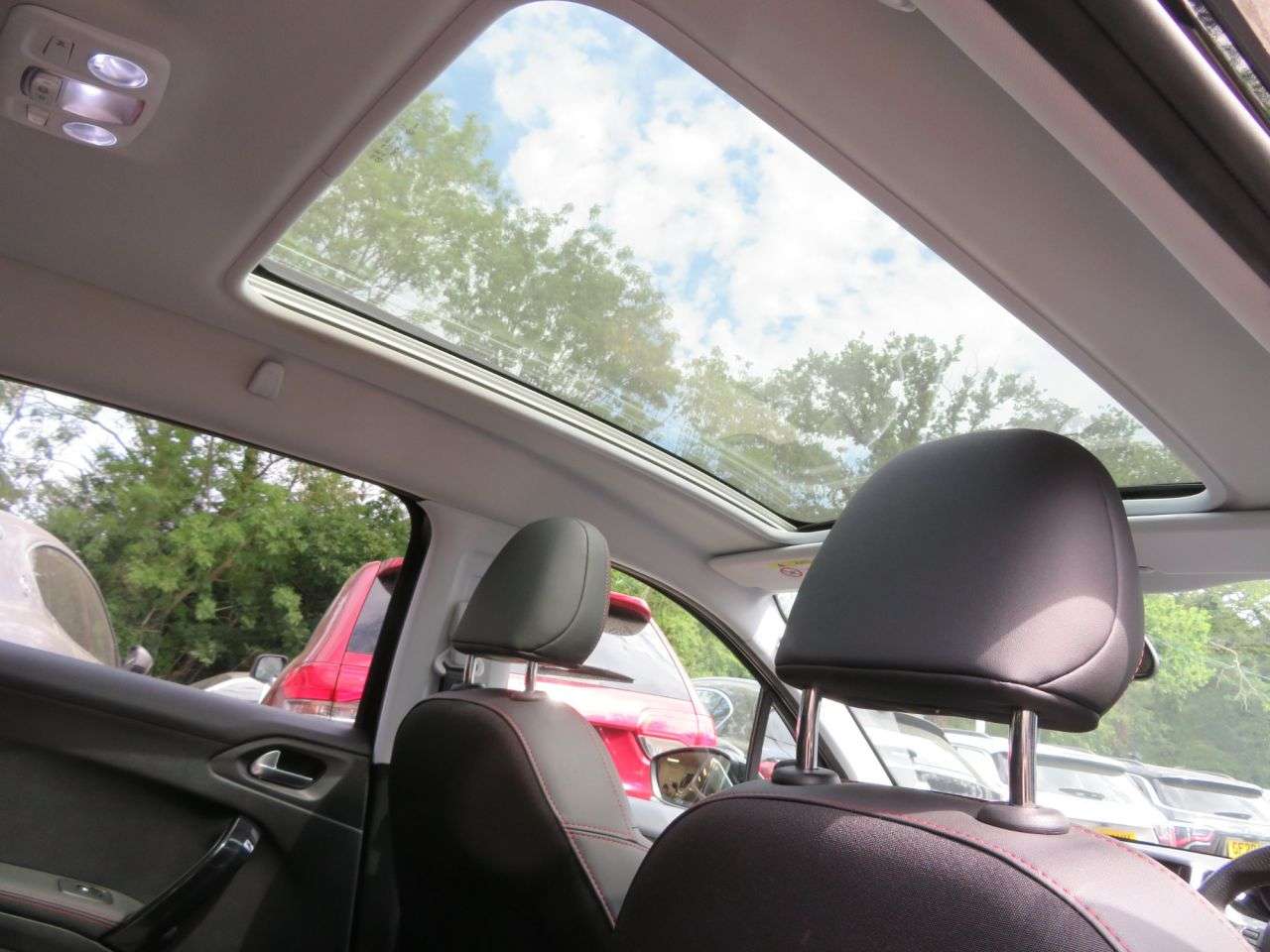 2018 PEUGEOT 2008 2018 PEUGEOT 2008