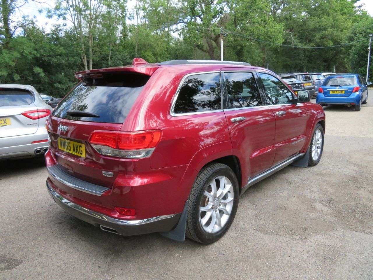 A 2015 JEEP GRAND CHEROKEE 3.0 V6 CRD Summit SUV 5dr Diesel Automatic 4 Wheel Drive Euro 5 (247 bhp) P A 2015 JEEP GRAND CHEROKEE 3.0 V6 CRD Summit SUV 5dr Diesel Automatic 4 Wheel Drive Euro 5 (247 bhp) P