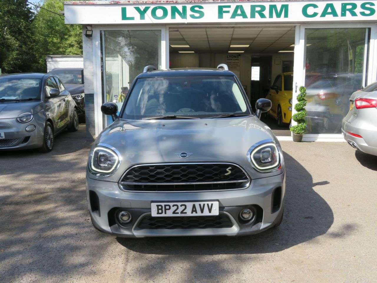 A 2022 MINI COUNTRYMAN 1.5 10kWh Cooper SE Classic SUV 5dr Petrol Plug-in Hybrid Automatic ALL4 Eu A 2022 MINI COUNTRYMAN 1.5 10kWh Cooper SE Classic SUV 5dr Petrol Plug-in Hybrid Automatic ALL4 Eu
