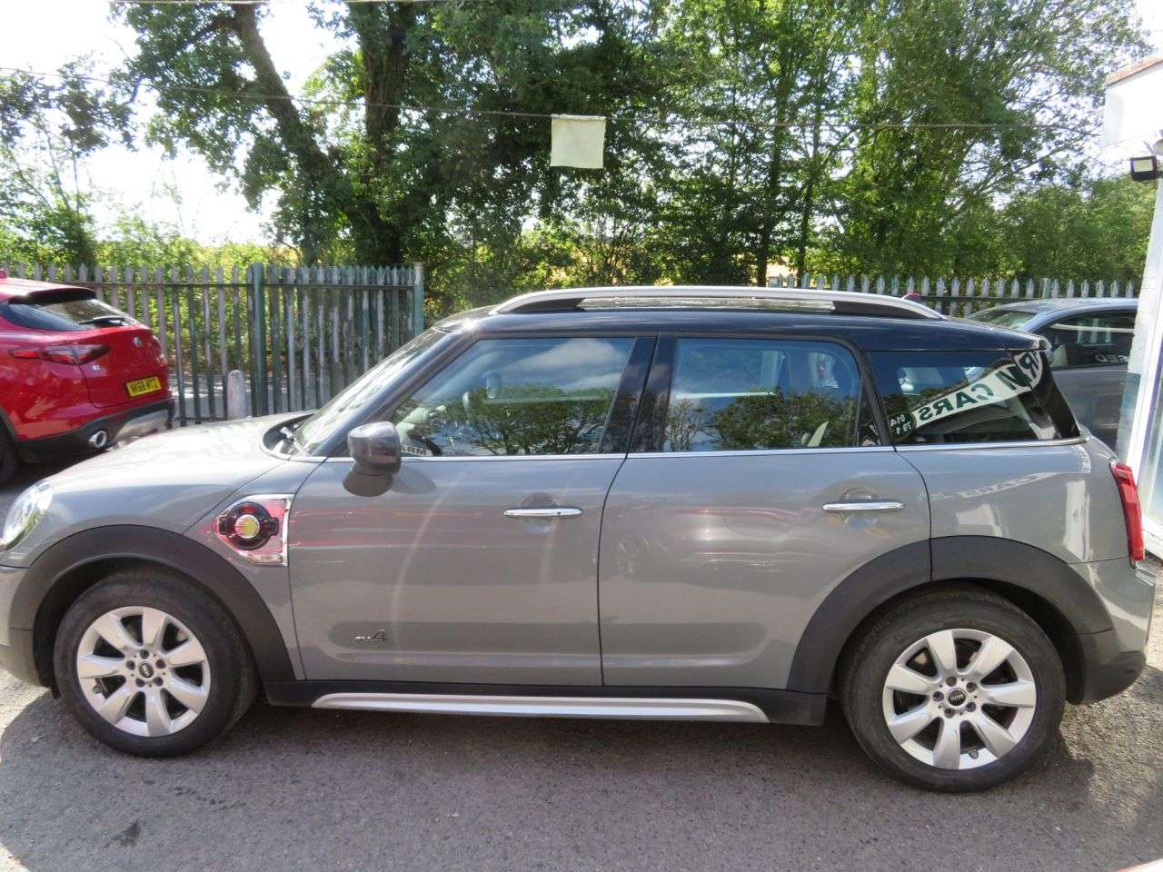 A 2022 MINI COUNTRYMAN 1.5 10kWh Cooper SE Classic SUV 5dr Petrol Plug-in Hybrid Automatic ALL4 Eu A 2022 MINI COUNTRYMAN 1.5 10kWh Cooper SE Classic SUV 5dr Petrol Plug-in Hybrid Automatic ALL4 Eu