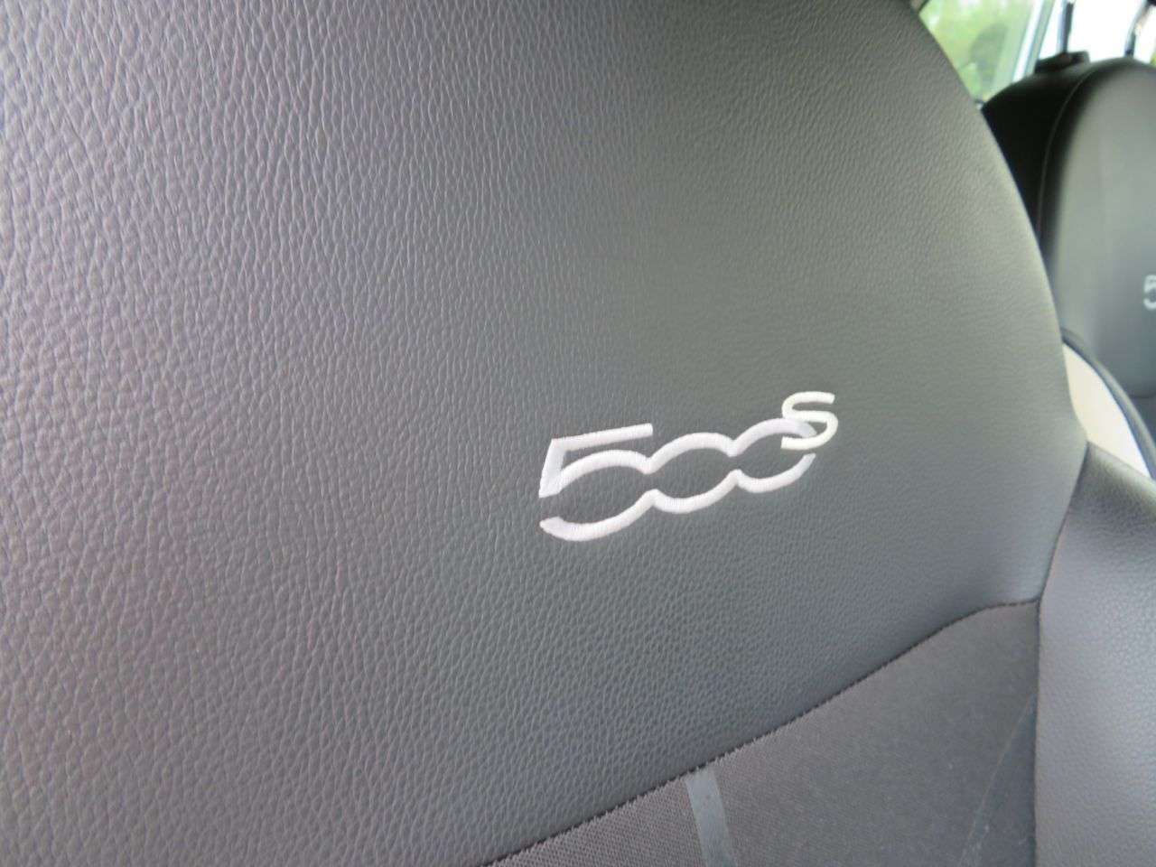 2017 FIAT 500 2017 FIAT 500