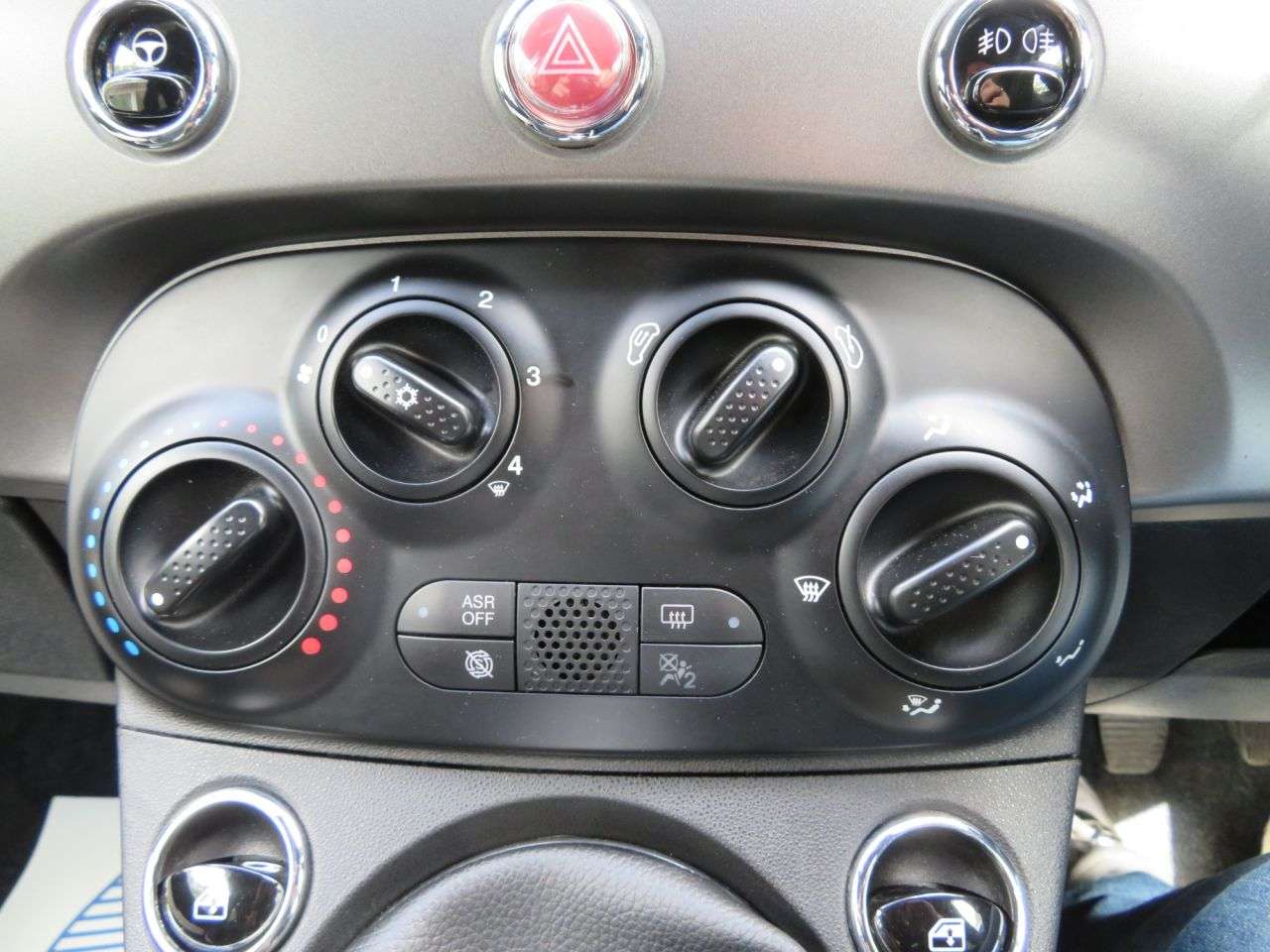 2017 FIAT 500 2017 FIAT 500