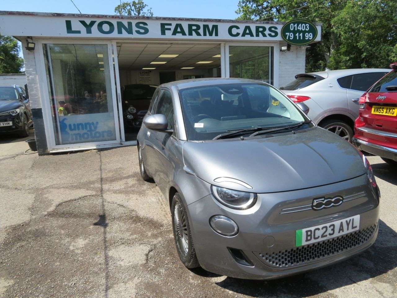 A 2023 FIAT 500E 42kWh Icon Hatchback 3dr Electric Auto (118 ps) WIRELESS PHONE CHARGE + COM A 2023 FIAT 500E 42kWh Icon Hatchback 3dr Electric Auto (118 ps) WIRELESS PHONE CHARGE + COM