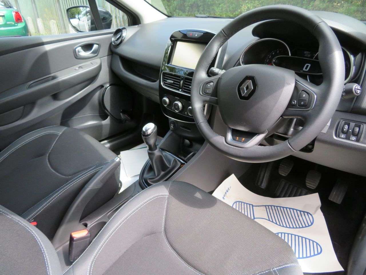 2017 RENAULT CLIO 2017 RENAULT CLIO