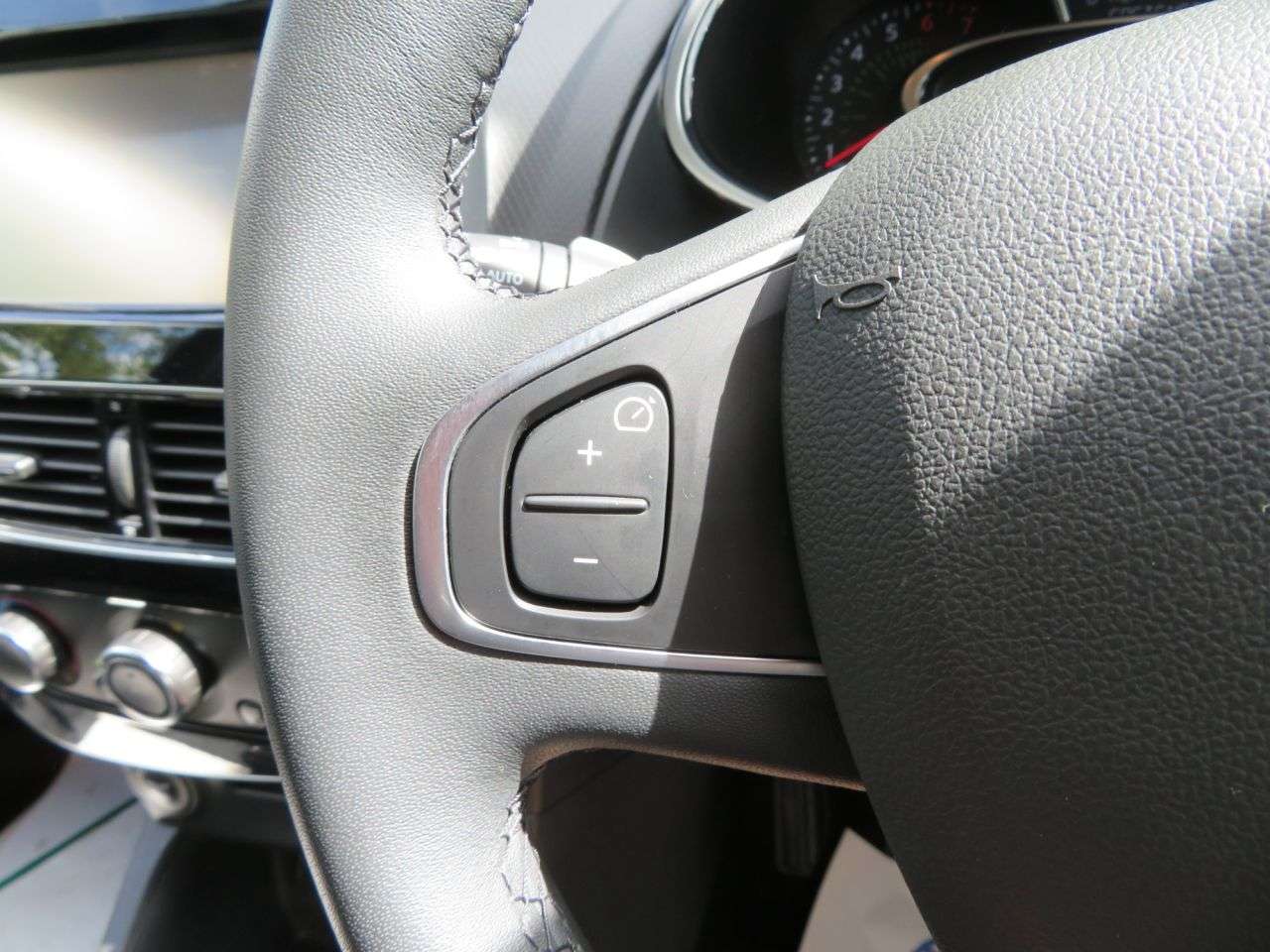 2017 RENAULT CLIO 2017 RENAULT CLIO