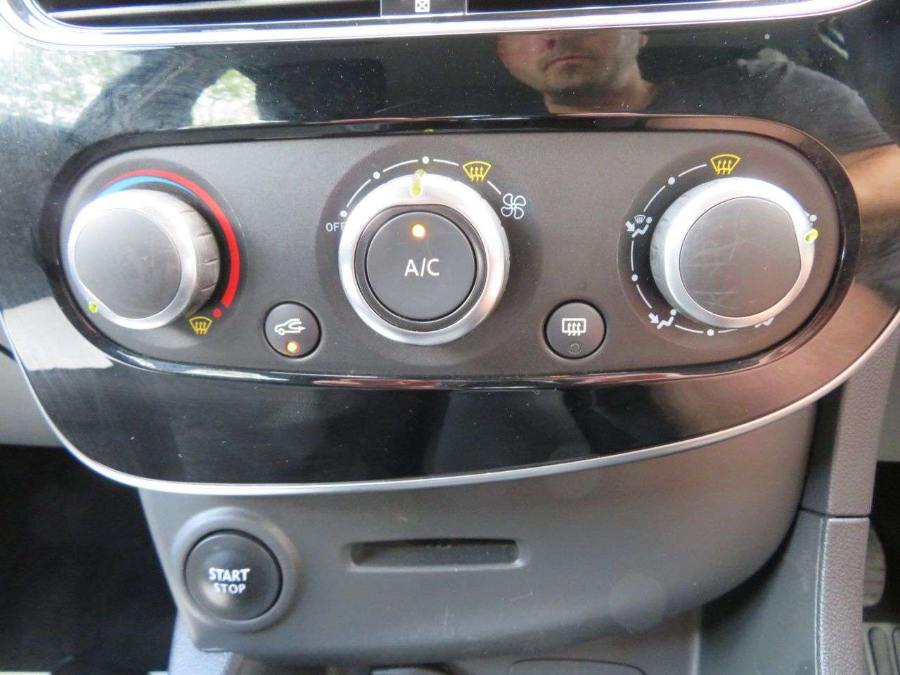 2017 RENAULT CLIO 2017 RENAULT CLIO